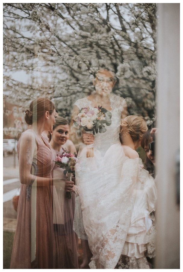 For the modern couple planning their wedding in NY, NJ + PA. Real weddings, engagements, inspiration + more!