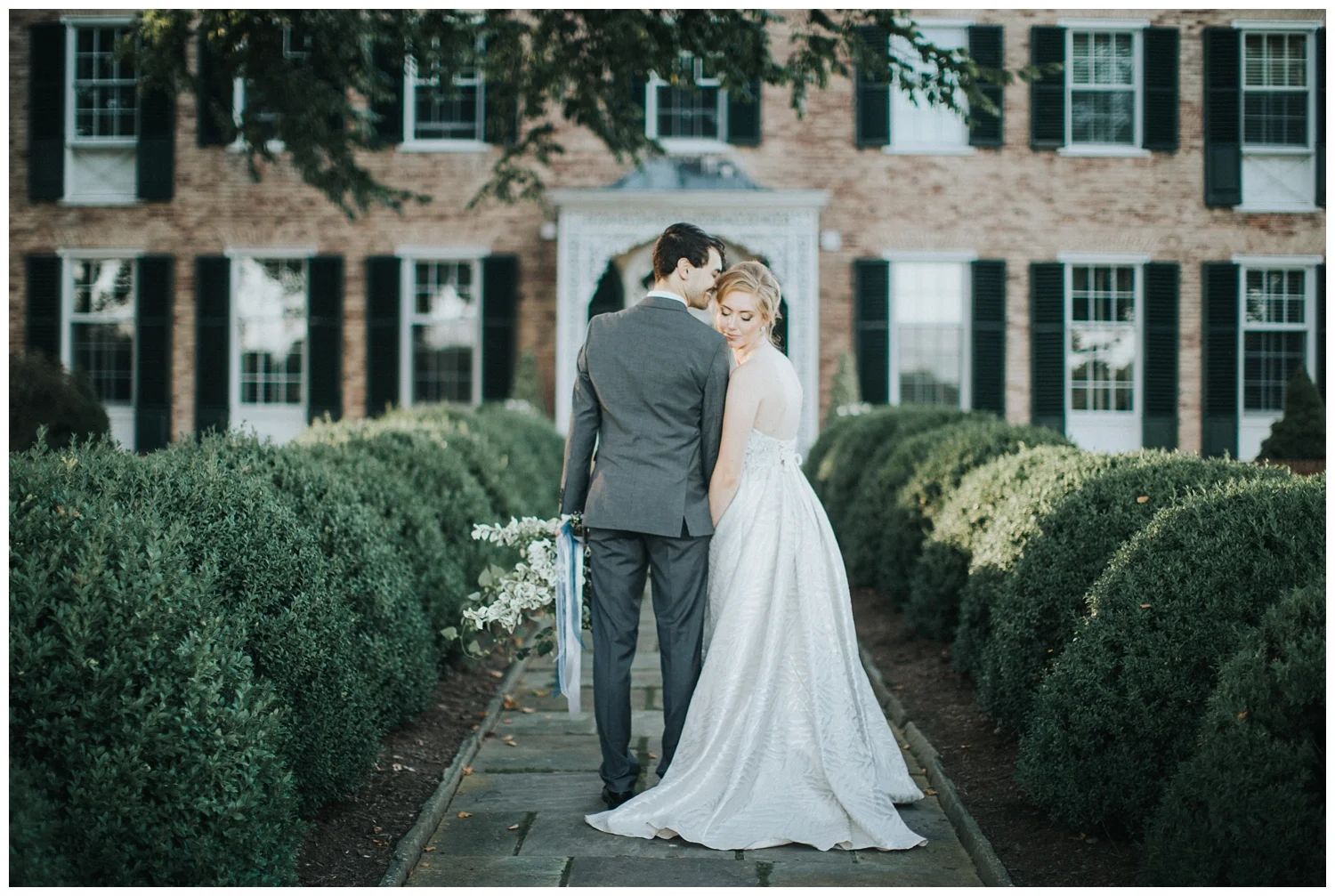 For the modern couple planning their wedding in NY, NJ + PA. Real weddings, engagements, inspiration + more!