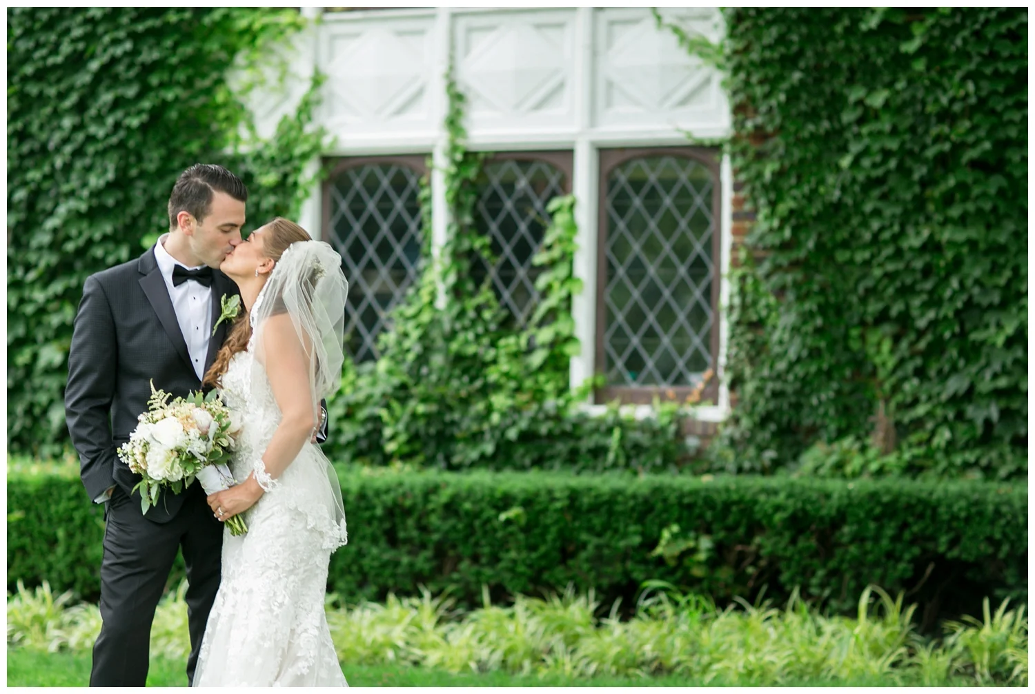 For the modern couple planning their wedding in NY, NJ + PA. Real weddings, engagements, inspiration + more!