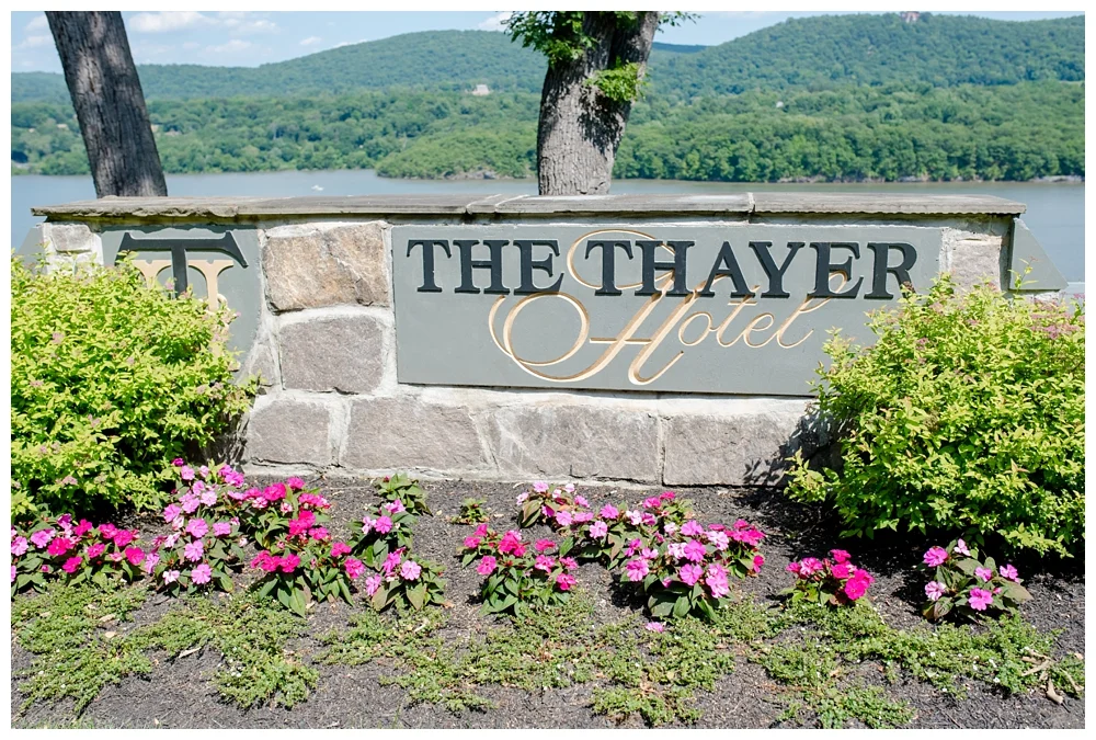 For the modern couple planning their wedding in NY, NJ + PA. Real weddings, engagements, inspiration + more!