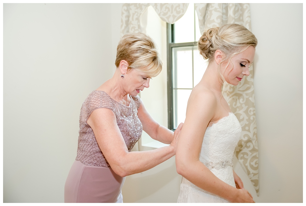 For the modern couple planning their wedding in NY, NJ + PA. Real weddings, engagements, inspiration + more!