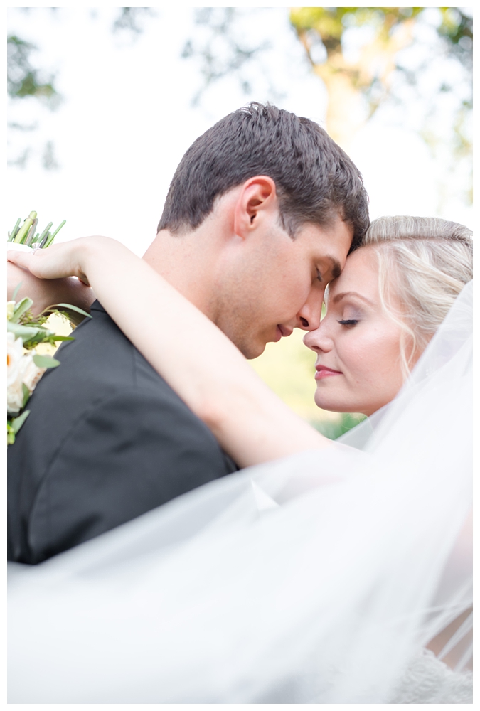 For the modern couple planning their wedding in NY, NJ + PA. Real weddings, engagements, inspiration + more!