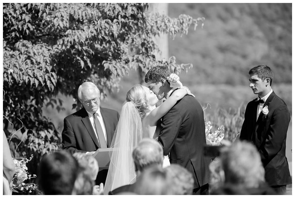 For the modern couple planning their wedding in NY, NJ + PA. Real weddings, engagements, inspiration + more!