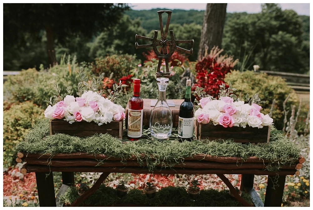 For the modern couple planning their wedding in NY, NJ + PA. Real weddings, engagements, inspiration + more!