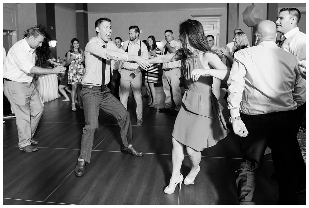 For the modern couple planning their wedding in NY, NJ + PA. Real weddings, engagements, inspiration + more!