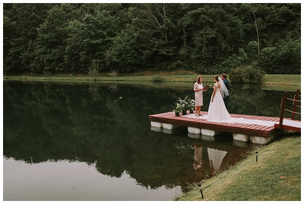 For the modern couple planning their wedding in NY, NJ + PA. Real weddings, engagements, inspiration + more!