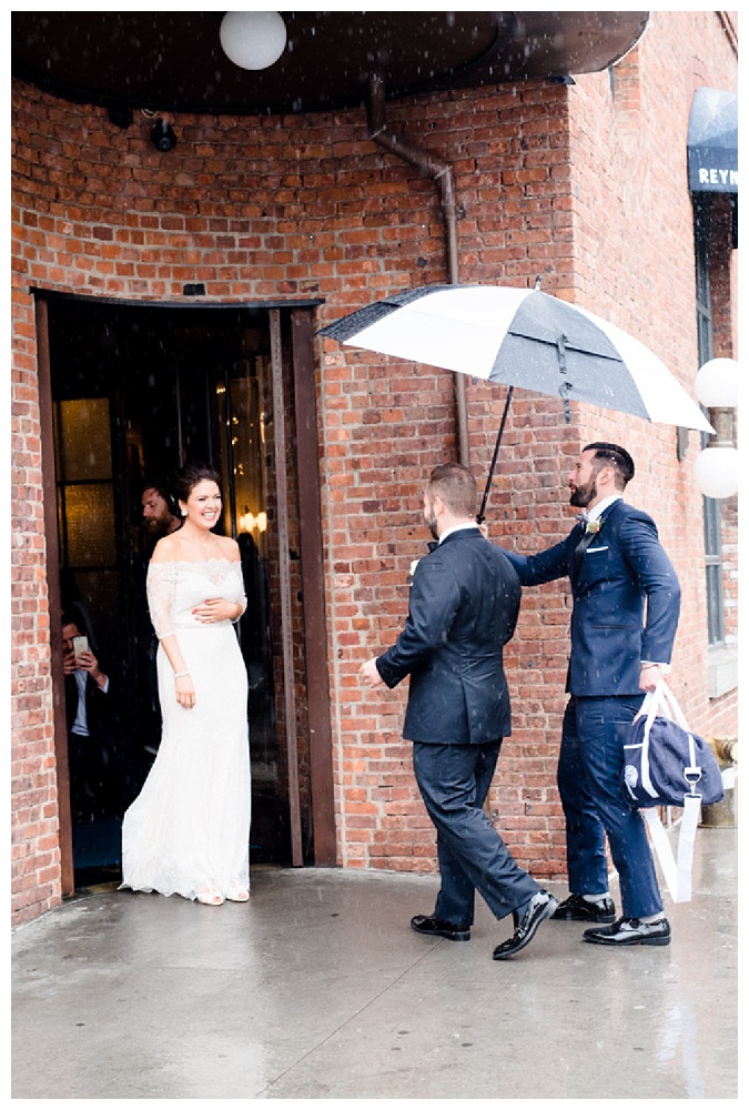 For the modern couple planning their wedding in NY, NJ + PA. Real weddings, engagements, inspiration + more!