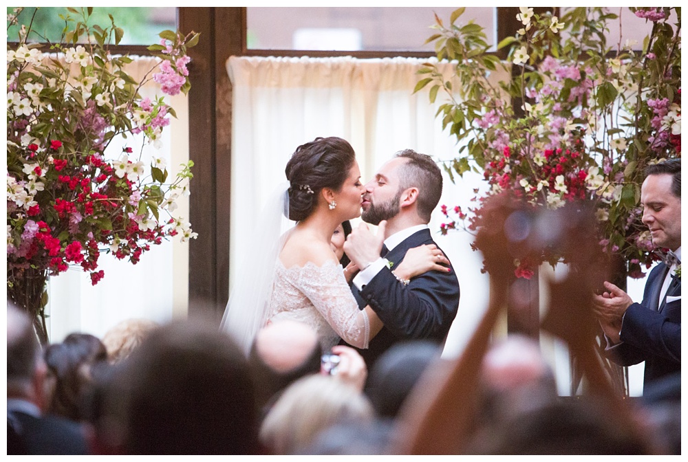 For the modern couple planning their wedding in NY, NJ + PA. Real weddings, engagements, inspiration + more!