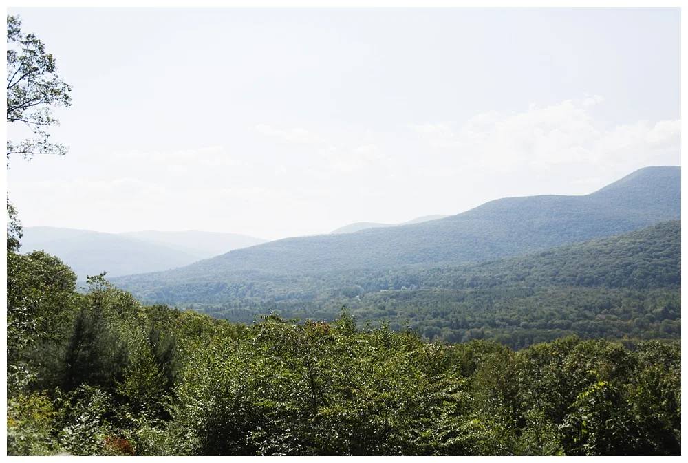 For the modern couple planning their wedding in NY, NJ + PA. Real weddings, engagements, inspiration + more!