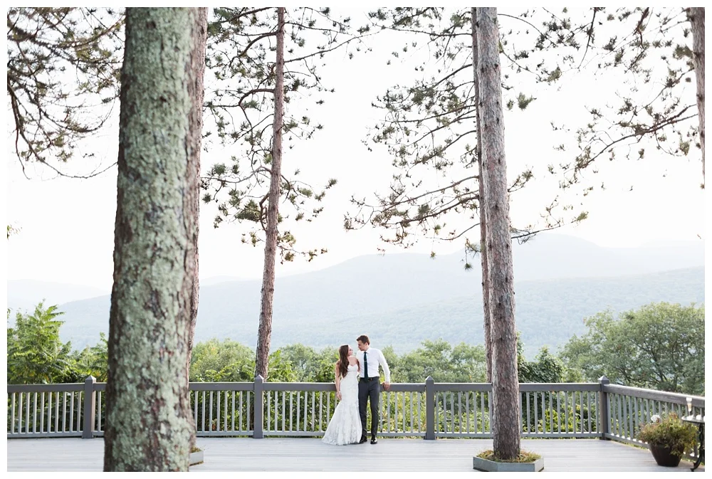 For the modern couple planning their wedding in NY, NJ + PA. Real weddings, engagements, inspiration + more!