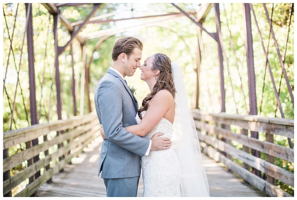 Pennsylvania Weddings | Phoenixville Foundry | Real weddings, engagements and inspiration for the modern PA Bride | www.redoakweddings.com