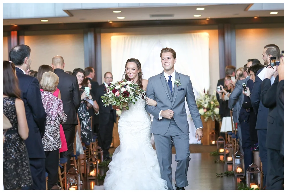 Pennsylvania Weddings | Phoenixville Foundry | Real weddings, engagements and inspiration for the modern PA Bride | www.redoakweddings.com