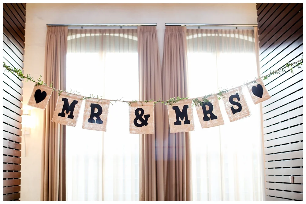 Pennsylvania Weddings | Phoenixville Foundry | Real weddings, engagements and inspiration for the modern PA Bride | www.redoakweddings.com