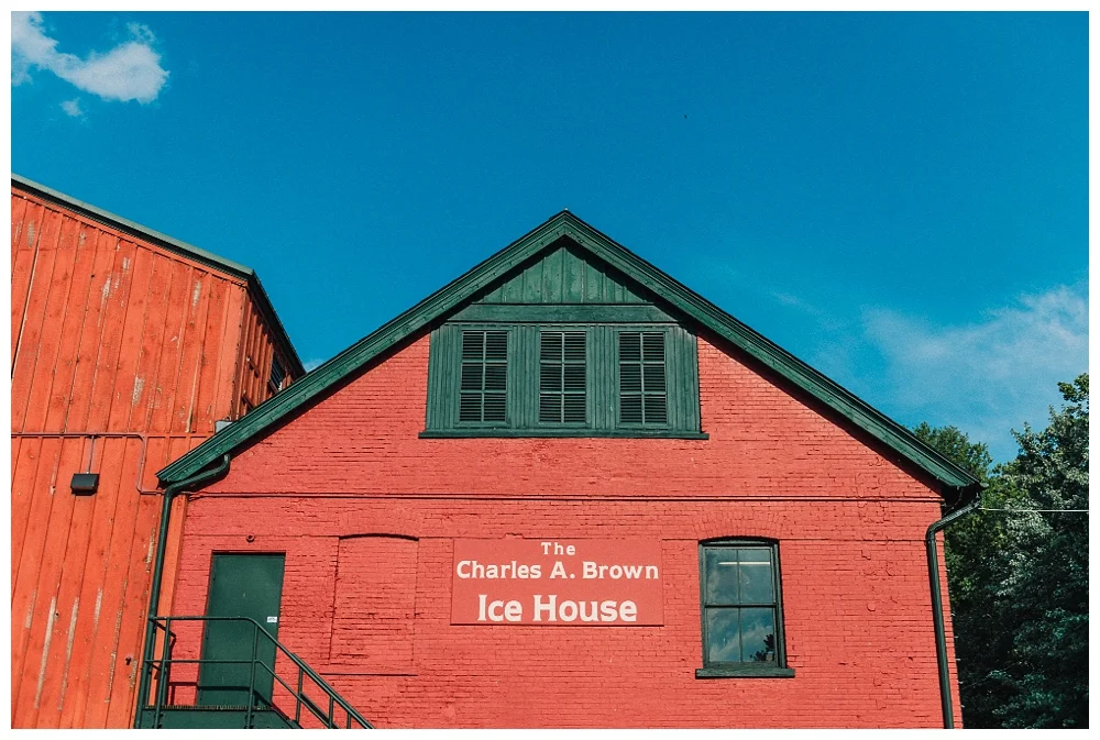 Pennsylvania Weddings | Charles A. Brown Ice House | Real weddings, engagements and inspiration for the modern PA Bride | www.redoakweddings.com