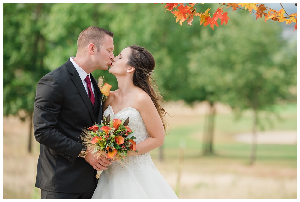 New York Weddings | The Harmony Golf Club in Port Kent, NY | Real weddings, engagements and inspiration for the modern NY Bride | www.redoakweddings.com