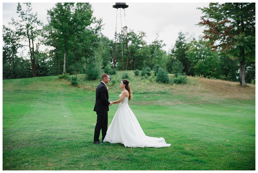 New York Weddings | The Harmony Golf Club in Port Kent, NY | Real weddings, engagements and inspiration for the modern NY Bride | www.redoakweddings.com