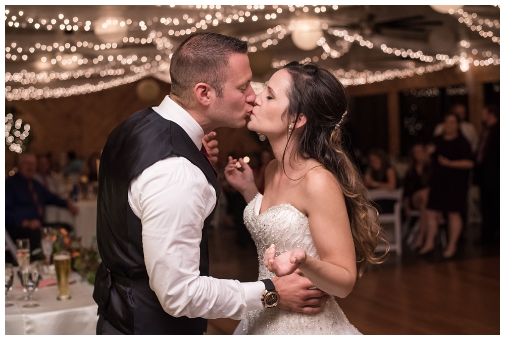 New York Weddings | The Harmony Golf Club in Port Kent, NY | Real weddings, engagements and inspiration for the modern NY Bride | www.redoakweddings.com