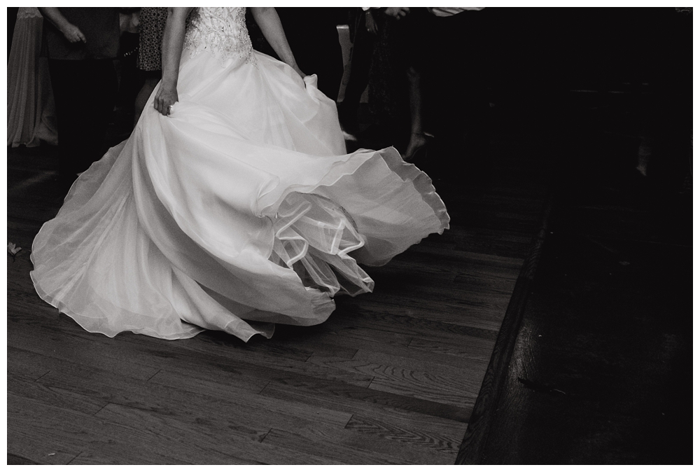 New York Weddings | The Harmony Golf Club in Port Kent, NY | Real weddings, engagements and inspiration for the modern NY Bride | www.redoakweddings.com