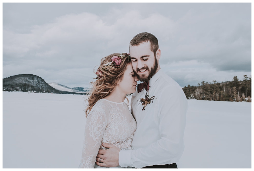 New York Wedding Inspiration | Jimbo's Club At The Point, Brant Lake, NY | Real weddings, engagements and inspiration for the modern NY Bride | www.redoakweddings.com