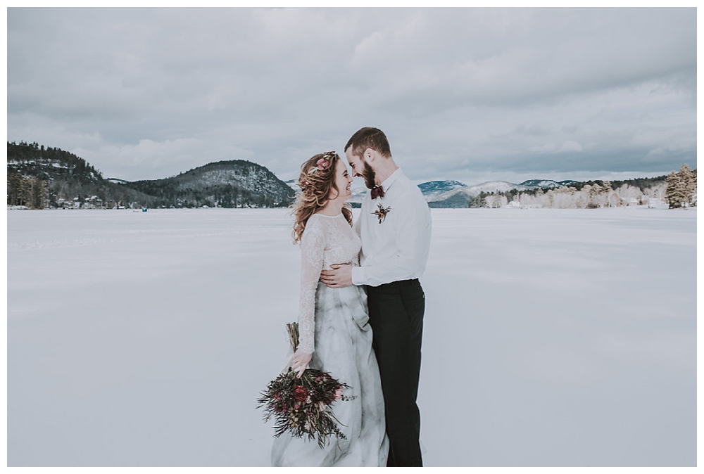 New York Wedding Inspiration | Jimbo's Club At The Point, Brant Lake, NY | Real weddings, engagements and inspiration for the modern NY Bride | www.redoakweddings.com
