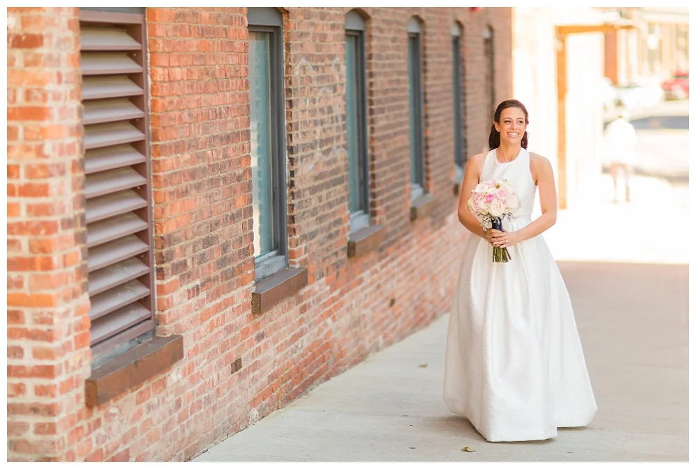 New York Weddings | Roundhouse Beacon Falls, Beacon, NY | Real weddings, engagements and inspiration for the modern NY Bride | www.redoakweddings.com