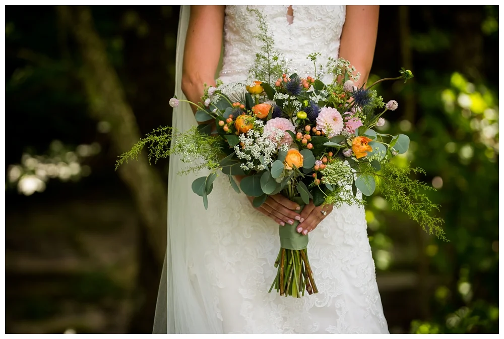 NY Weddings | Full Moon Resort, Big Indian, NY | Real weddings, engagements and inspiration for the modern NY Bride | www.redoakweddings.com