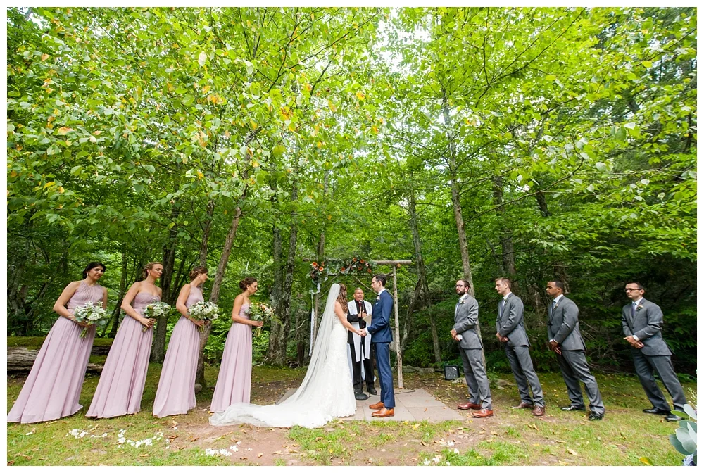 NY Weddings | Full Moon Resort, Big Indian, NY | Real weddings, engagements and inspiration for the modern NY Bride | www.redoakweddings.com