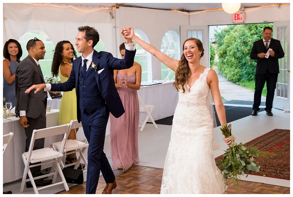 NY Weddings | Full Moon Resort, Big Indian, NY | Real weddings, engagements and inspiration for the modern NY Bride | www.redoakweddings.com