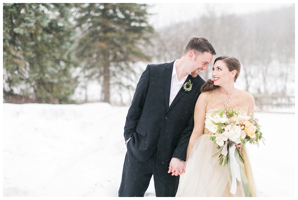 Winter Wedding Inspiration | Pennsylvania | Real weddings, engagements and inspiration for the modern PA Bride | www.redoakweddings.com