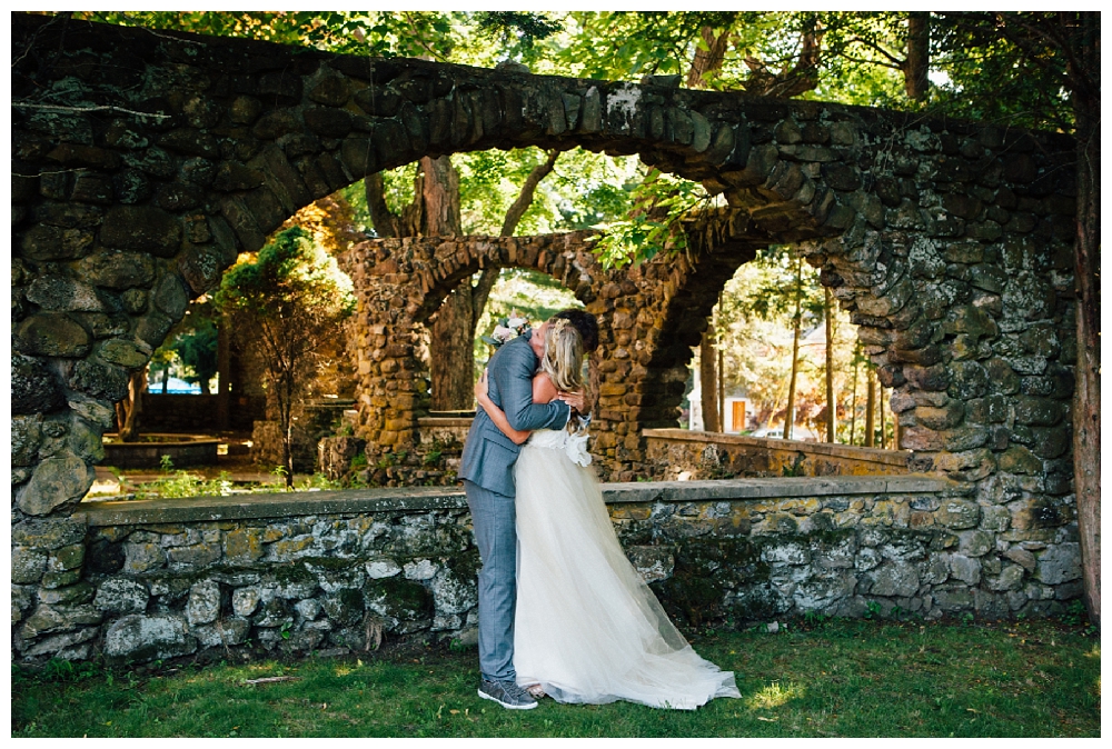 New York Weddings | Brotherhood Winery, Washingtonville, NY | Real weddings, engagements and inspiration for the modern NY Bride | www.redoakweddings.com