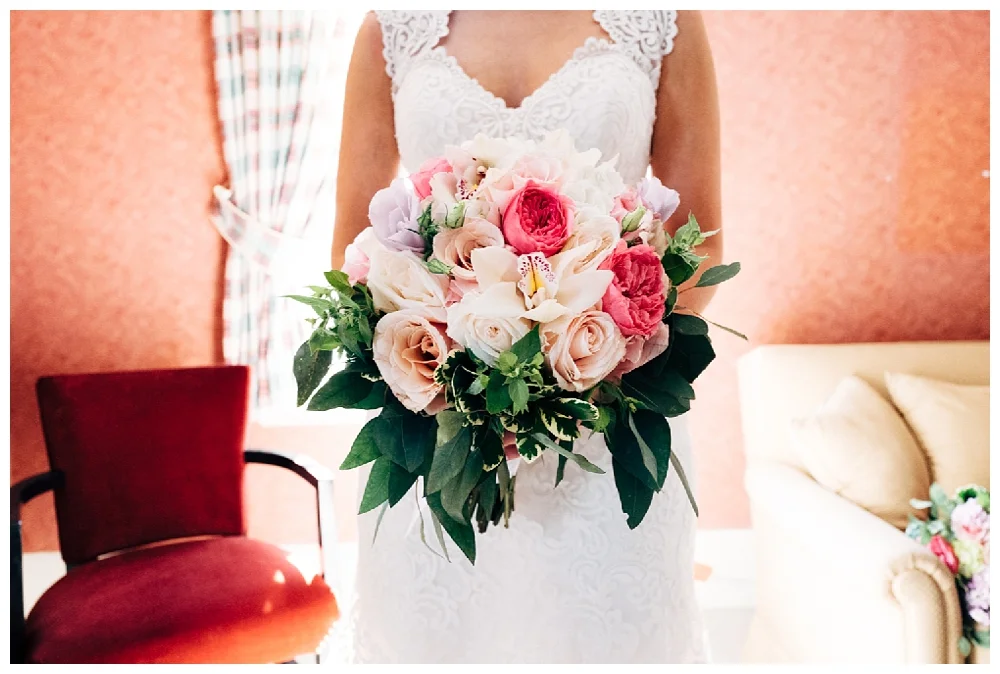 Pennsylvania Weddings | Country Club of Scranton, PA | Real weddings, engagements and inspiration for the modern PA Bride | www.redoakweddings.com