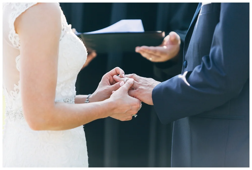 Pennsylvania Weddings | Country Club of Scranton, PA | Real weddings, engagements and inspiration for the modern PA Bride | www.redoakweddings.com
