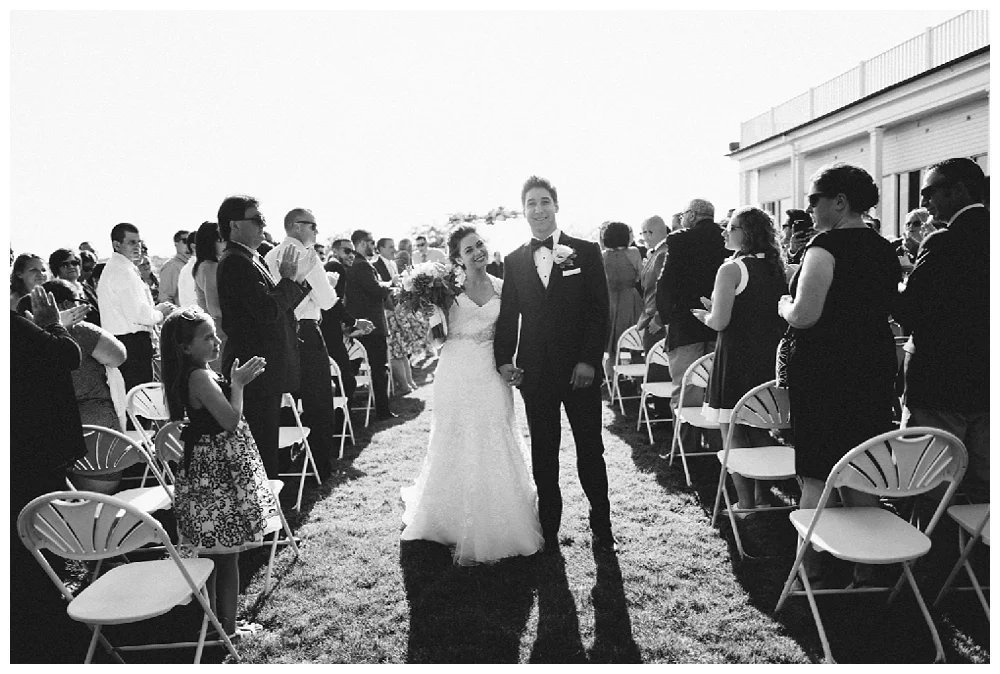 Pennsylvania Weddings | Country Club of Scranton, PA | Real weddings, engagements and inspiration for the modern PA Bride | www.redoakweddings.com