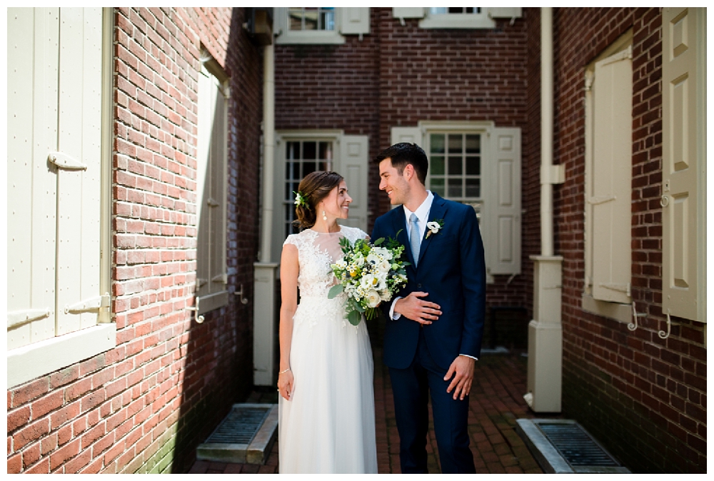 Pennslyvania Weddings | Christ Church, Philadelphia, PA | Real weddings, engagements and inspiration for the modern NY Bride | www.redoakweddings.com