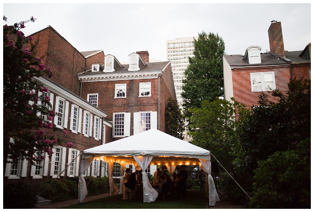 Pennslyvania Weddings | Christ Church, Philadelphia, PA | Real weddings, engagements and inspiration for the modern NY Bride | www.redoakweddings.com