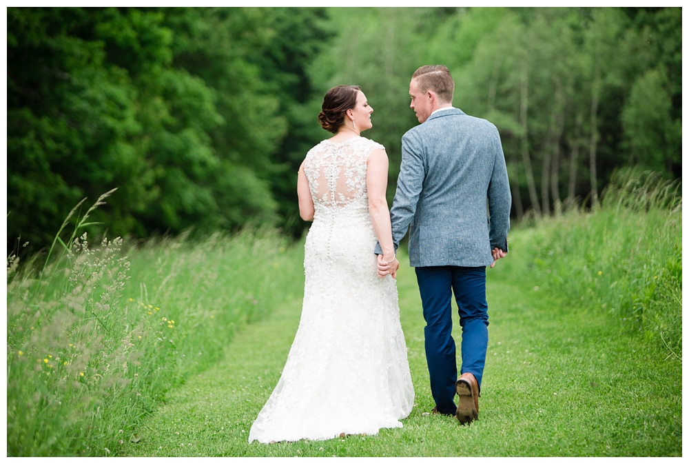 Pennsylvania Weddings | Fiddle Lake Farm, Thompson PA | Real weddings, engagements and inspiration for the modern PA Bride | www.redoakweddings.com