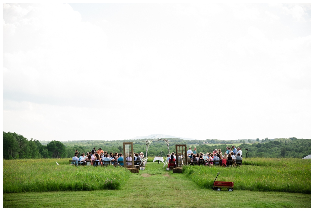 Pennsylvania Weddings | Fiddle Lake Farm, Thompson PA | Real weddings, engagements and inspiration for the modern PA Bride | www.redoakweddings.com