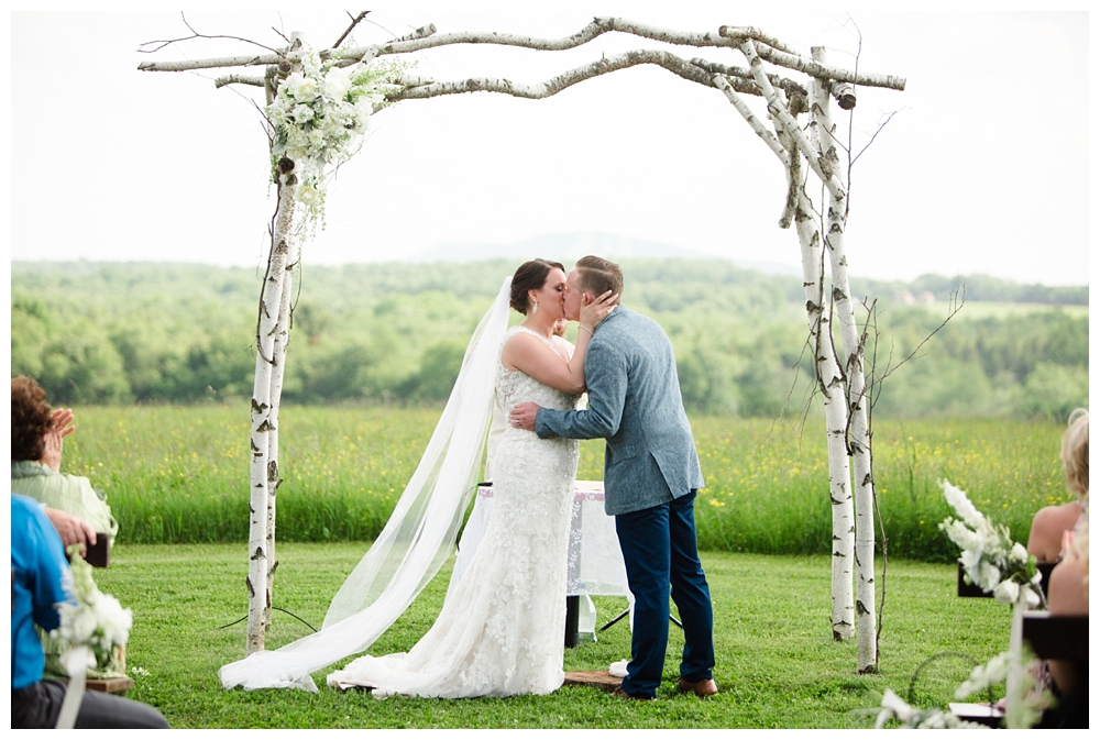 Pennsylvania Weddings | Fiddle Lake Farm, Thompson PA | Real weddings, engagements and inspiration for the modern PA Bride | www.redoakweddings.com