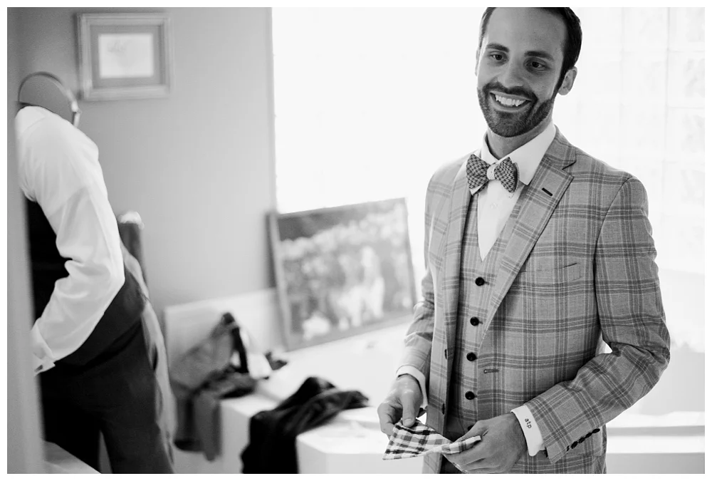 Pennsylvania Weddings | Harvest View Barn, Elizabethtown, PA | Real weddings, engagements and inspiration for the modern NY Bride | www.redoakweddings.com