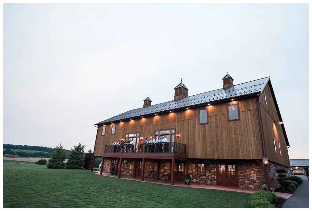 Pennsylvania Weddings | Harvest View Barn, Elizabethtown, PA | Real weddings, engagements and inspiration for the modern NY Bride | www.redoakweddings.com