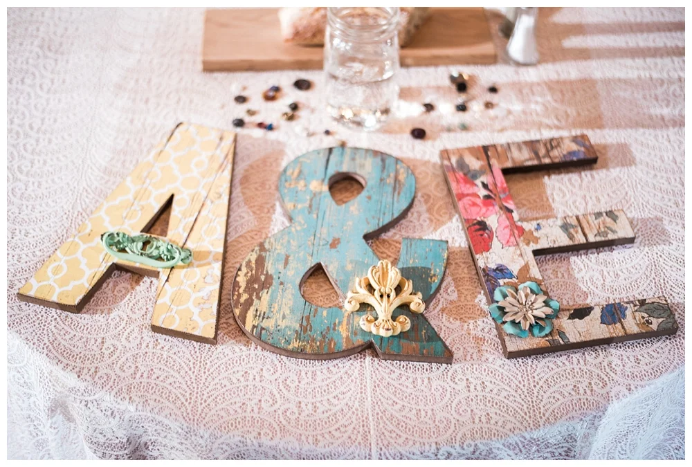 Pennsylvania Weddings | Harvest View Barn, Elizabethtown, PA | Real weddings, engagements and inspiration for the modern NY Bride | www.redoakweddings.com