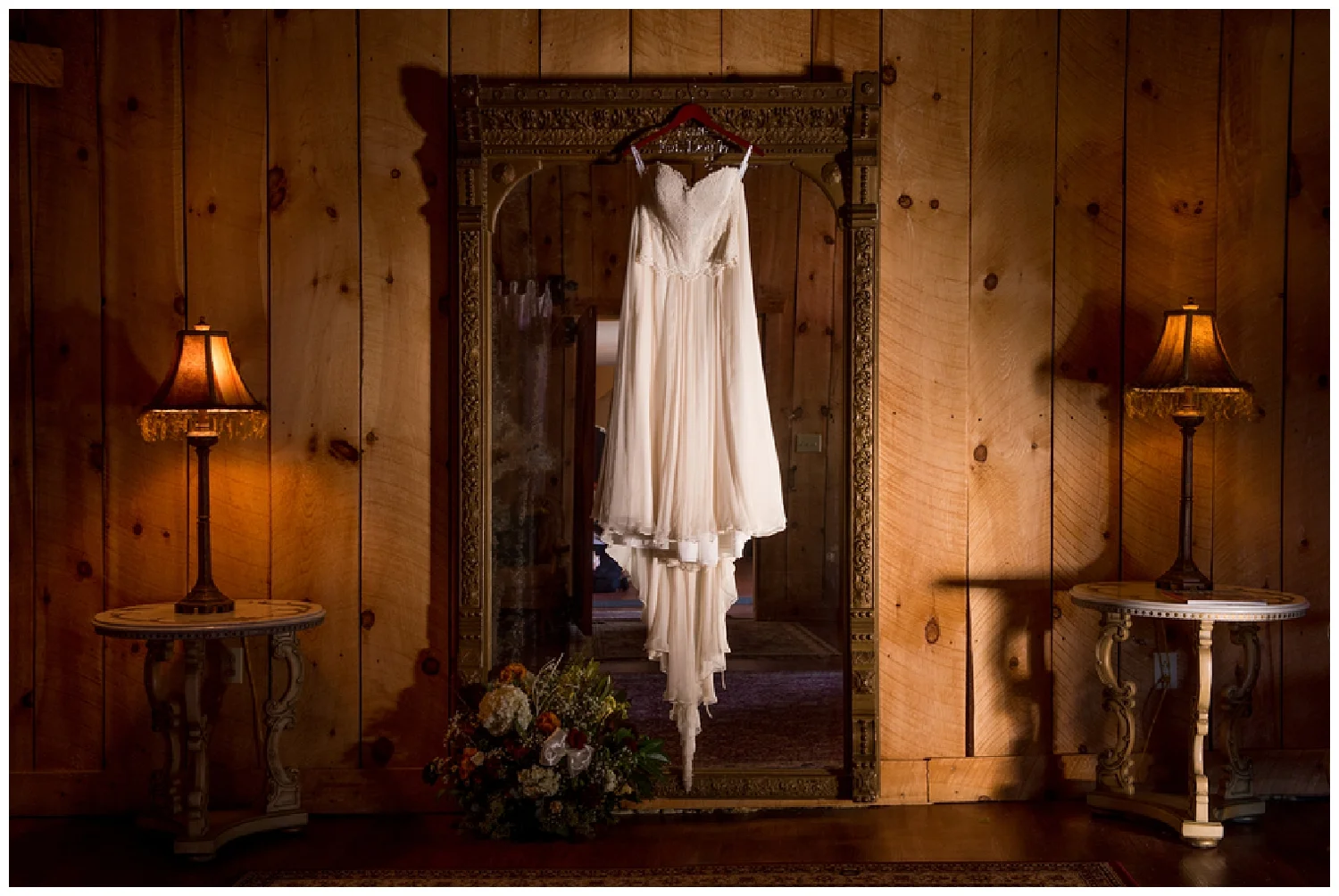 Upstate New York Weddings | Wedding Barn at Lakota's Farm | Cambridge, NY | www.redoakweddings.com