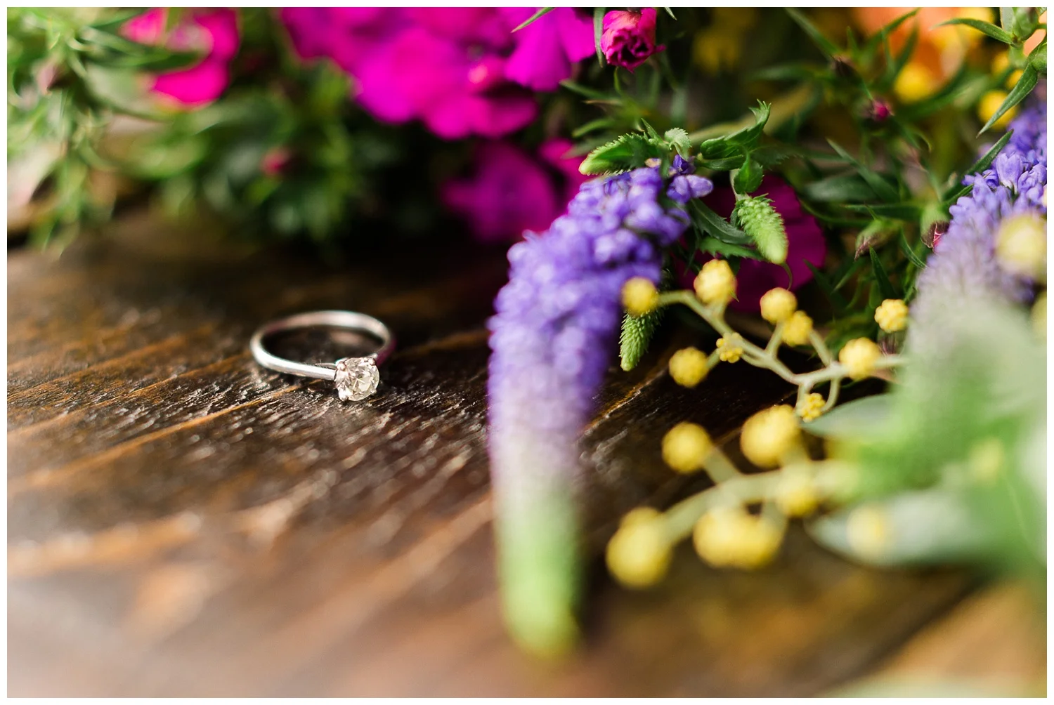 Pittsburgh Engagement Session | The Common Coffee Place | Pittsburgh, PA \ www.redoakweddings
