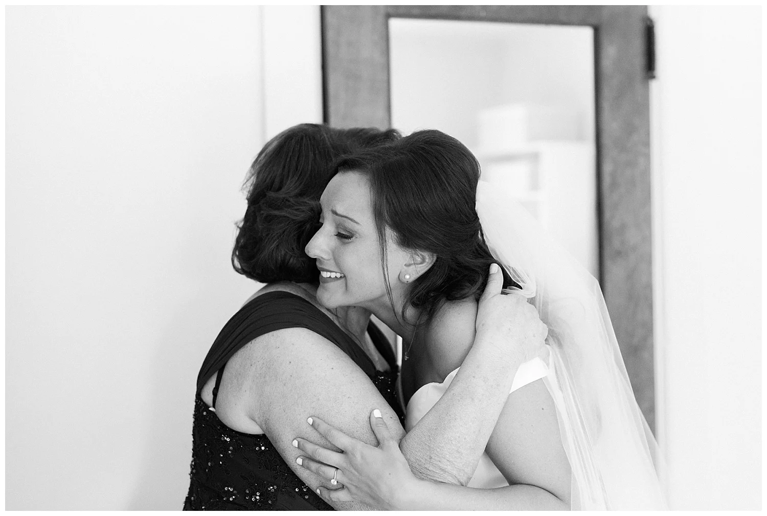 Indian Trail Club Wedding | Franklin Lakes, New Jersey | Nicole DeTone Photography | www.redoakweddings.com