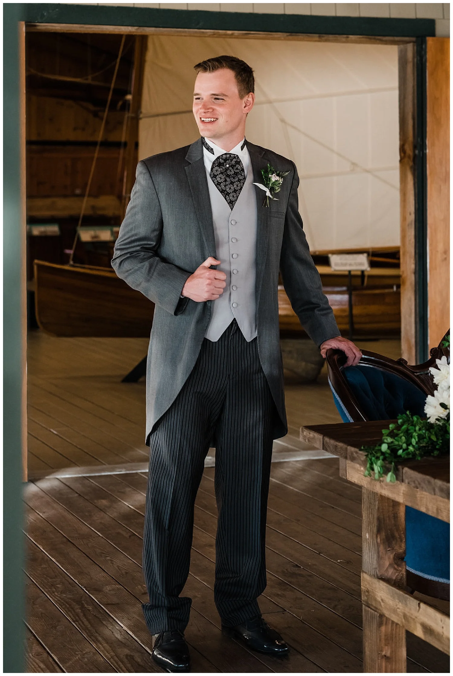Gatsby Wedding Inspiration | Upstate NY Weddings | Antique Boat Museum | Clayton, NY | www.redoakweddings.com