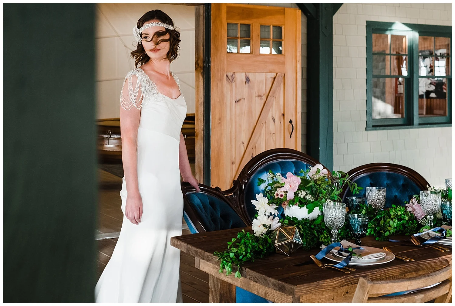 Gatsby Wedding Inspiration | Upstate NY Weddings | Antique Boat Museum | Clayton, NY | www.redoakweddings.com