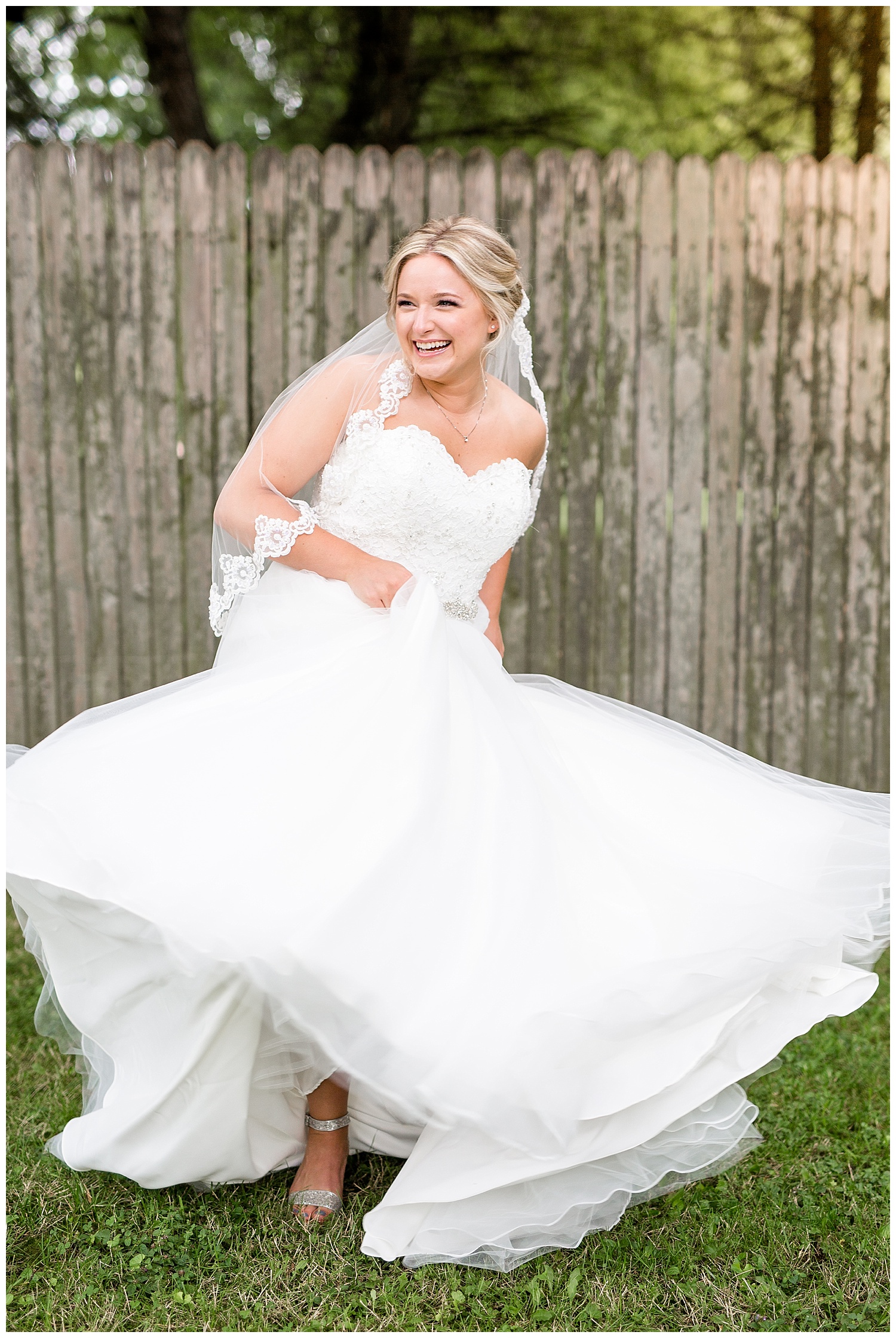 Pittsburgh Farm Wedding | Renshaw Family Farms | Freeport, PA | www.redoakweddings.com