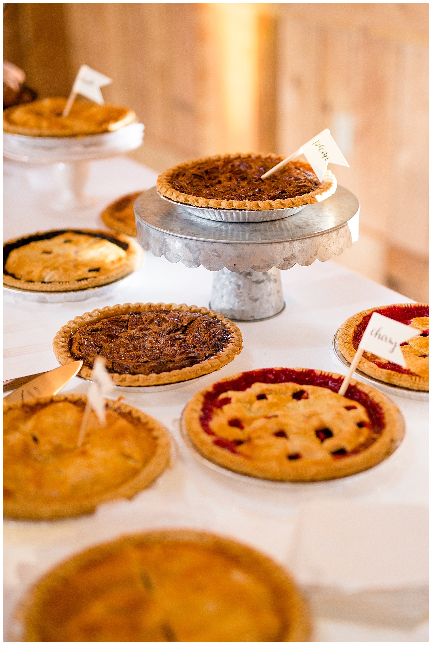 Pittsburgh Farm Wedding | Renshaw Family Farms | Freeport, PA | www.redoakweddings.com