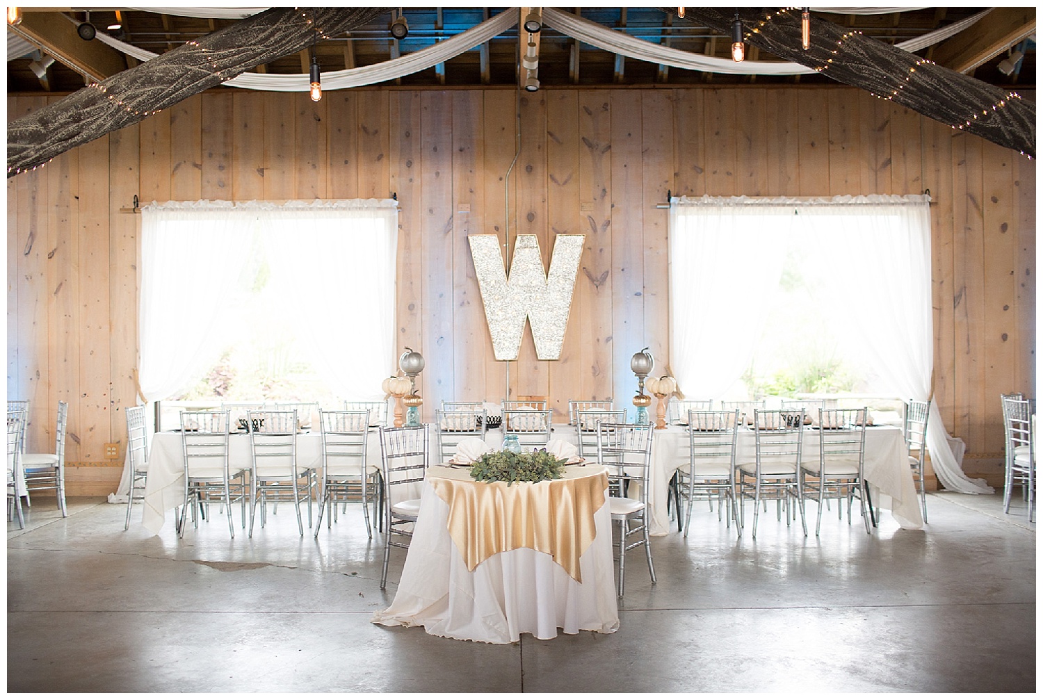 Pennsylvania Farm Wedding | Rich Farms Nursery | Smithtown, PA | www.redoakweddings.com
