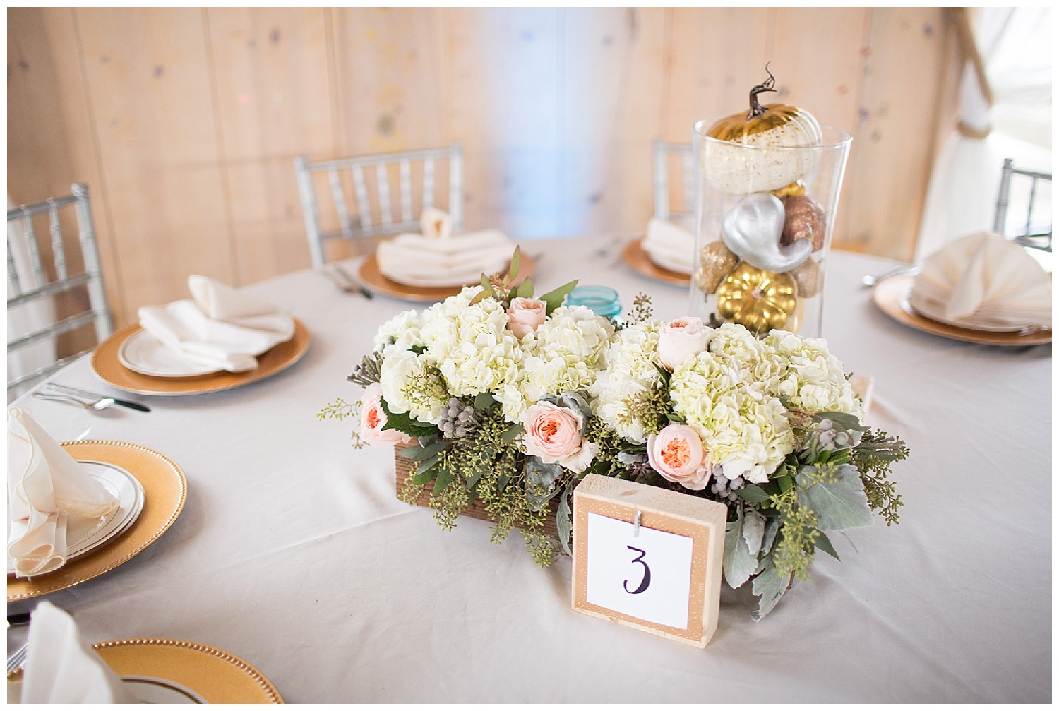 Pennsylvania Farm Wedding | Rich Farms Nursery | Smithtown, PA | www.redoakweddings.com